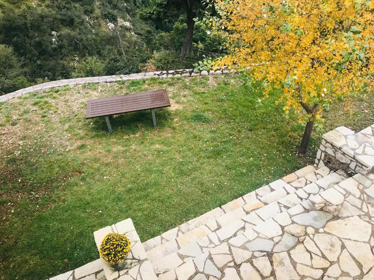 Salet Στο Δασοσ Villa Kalavryta Exterior foto