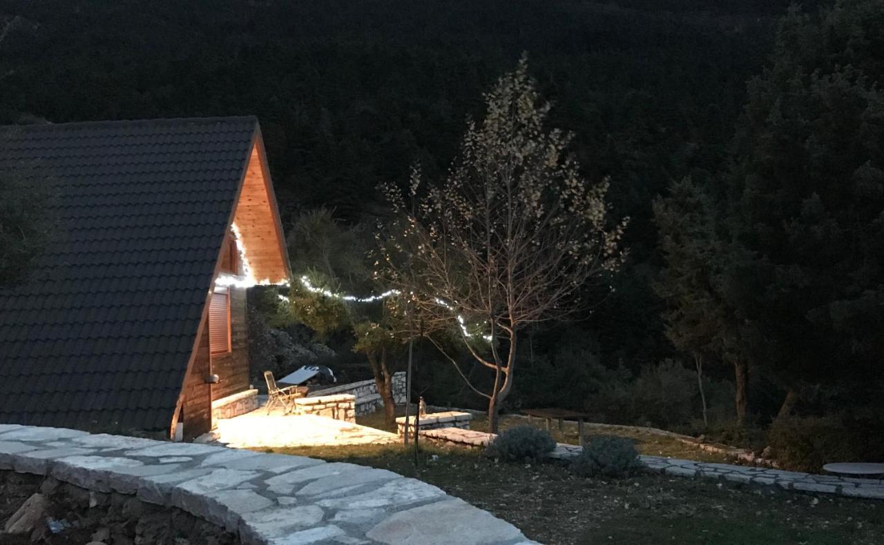 Salet Στο Δασοσ Villa Kalavryta Exterior foto